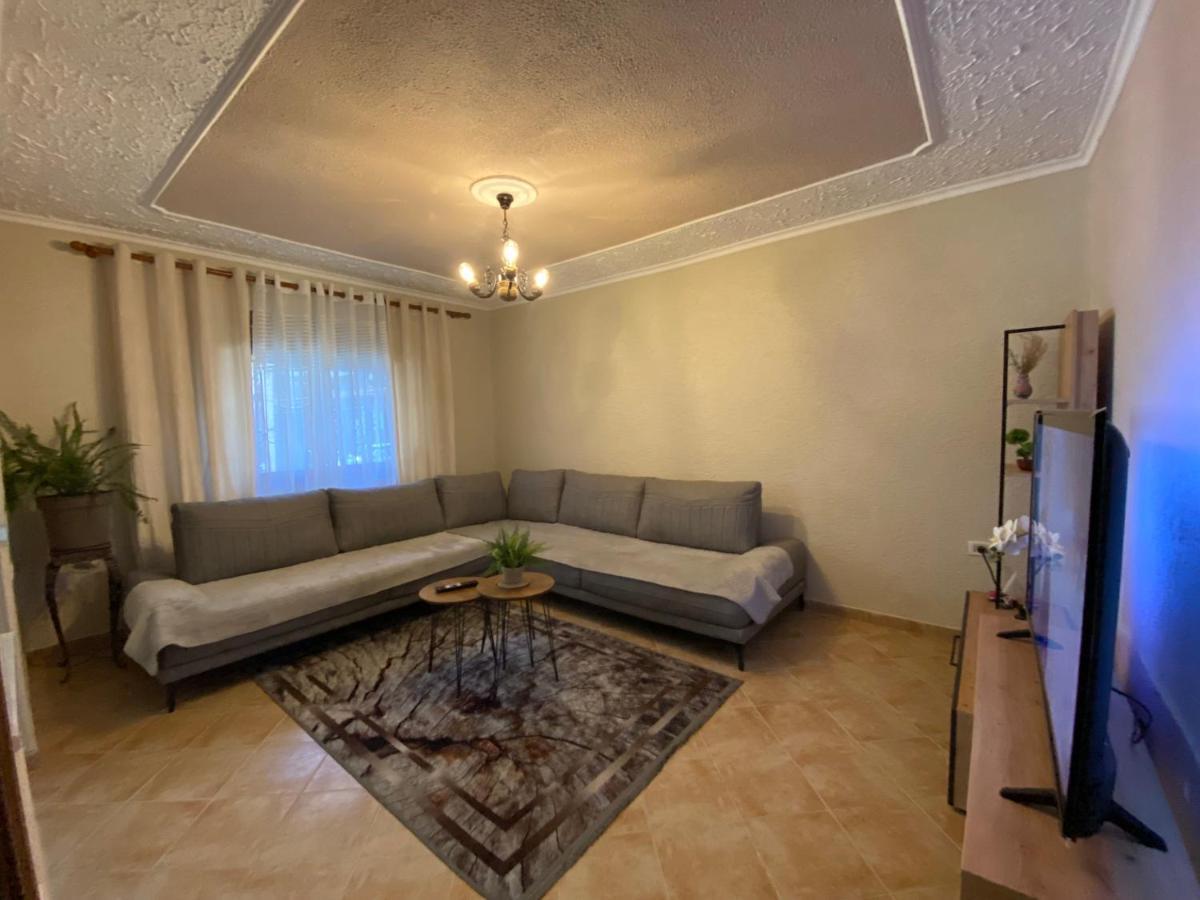 Lucas Apartment 2 Tirana Bagian luar foto