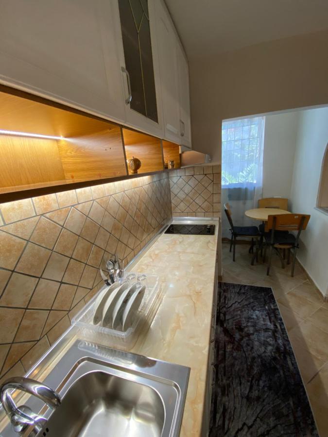 Lucas Apartment 2 Tirana Bagian luar foto